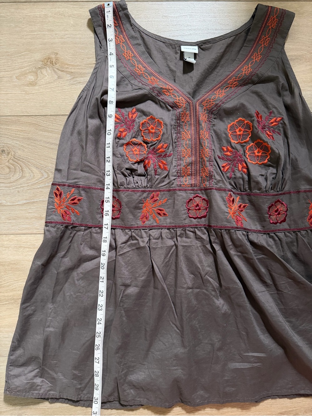 VENEZIA Vintage Embroidered Sleeveless Empire Waist Top EUC - Picture 3 of 6